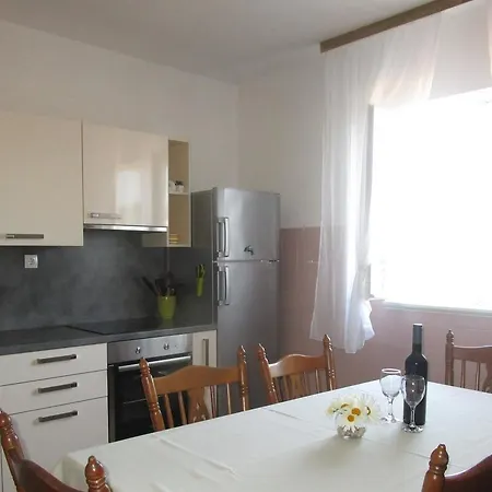 Seaside Holiday House Rivanj 14936 * Sestrunj