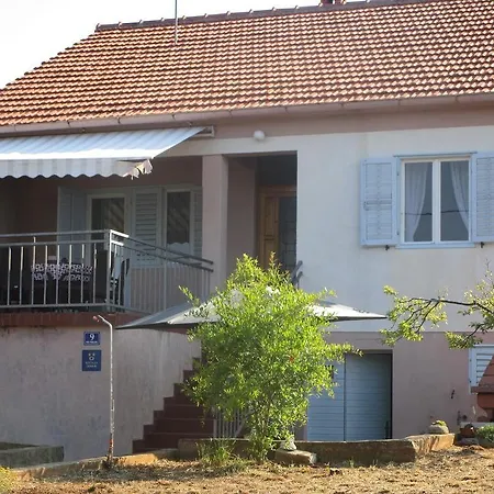 Seaside Holiday House Rivanj 14936 * Sestrunj