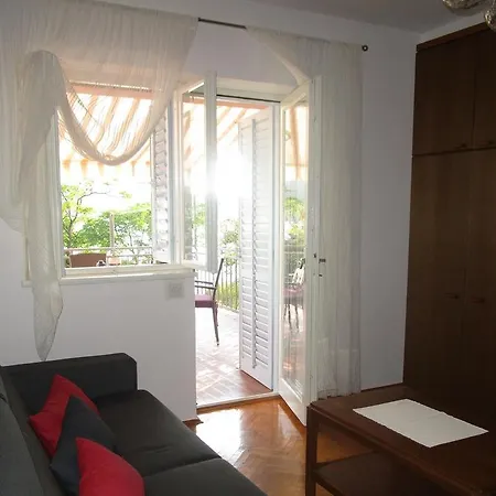 Seaside Holiday House Rivanj 14936 * Sestrunj