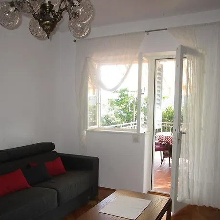Seaside Holiday House Rivanj 14936 * Sestrunj