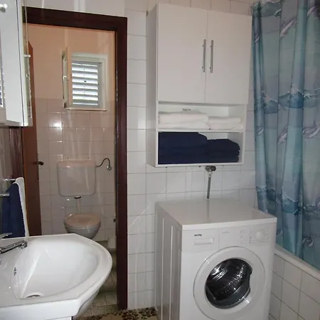 Seaside Holiday House Rivanj 14936 * Sestrunj