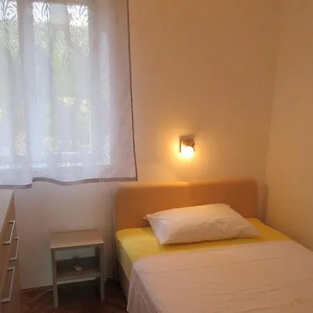 Seaside Holiday House Rivanj 14936 * Sestrunj