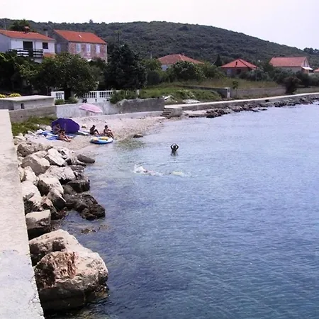 Seaside Holiday House Rivanj 14936 * Sestrunj